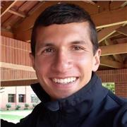 Spanischmuttersprachler. Bisher war ich Spanischlehrer für Ausländer in meiner Heimatstadt (Medellín)